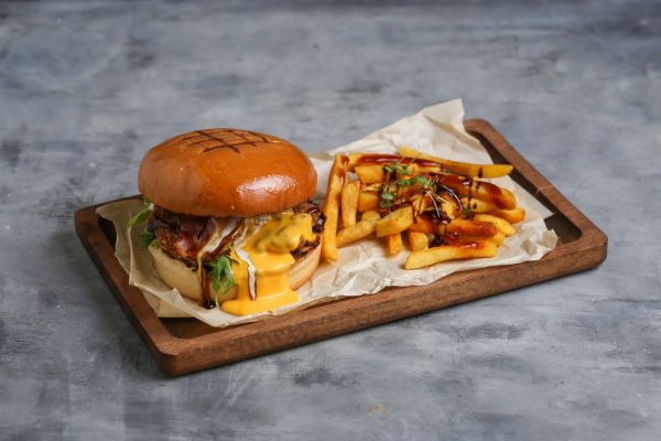 Խրթխրթան հավի մսով բուրգեր