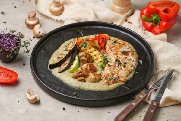 Գրիլ հավ սնկի պյուրեով 