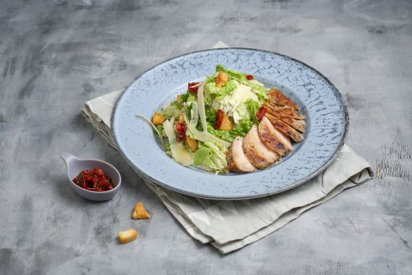 Հավով Կեսար աղցան